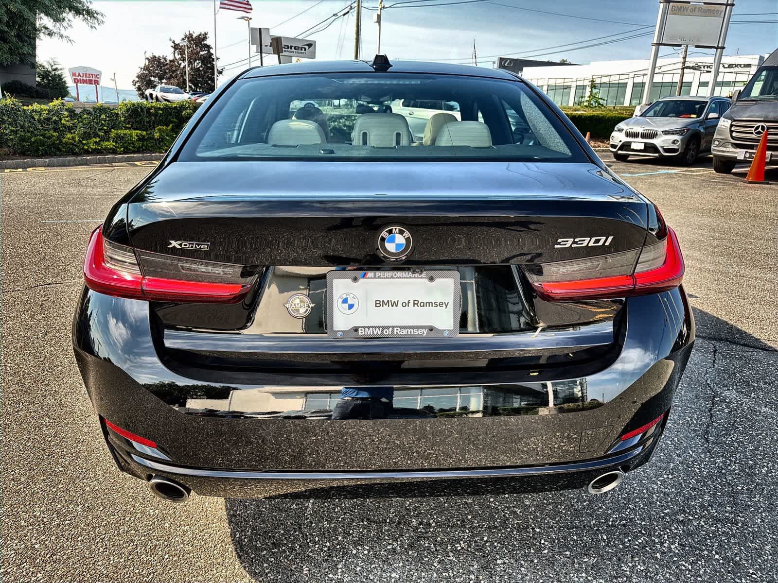 Used 2024 BMW 330i xDrive Sedan w/ Convenience Package AWD/4WD image 13