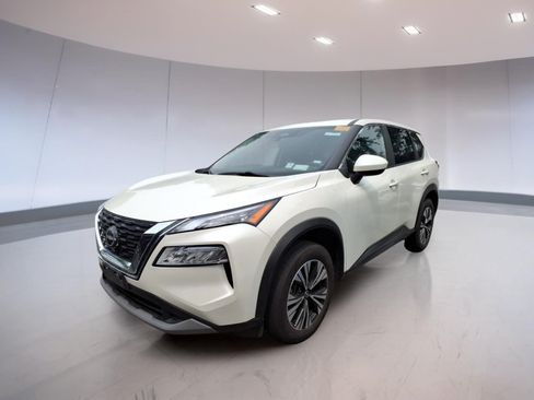 Used 2023 Nissan Rogue SV AWD/4WD image 2