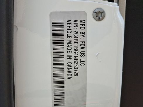 Used 2022 Chrysler Pacifica Touring-L image 26