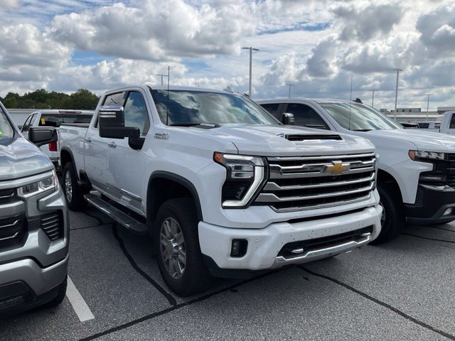 Used 2024 Chevrolet Silverado 2500 High Country w/ High Country Premium Package AWD/4WD image 1