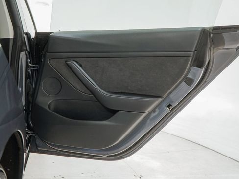 Used 2022 Tesla Model 3 Long Range image 36