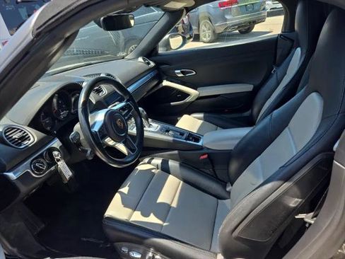 Used 2018 Porsche 718 Boxster RWD image 9