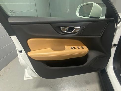 Used 2020 Volvo V60 T5 Cross Country w/ Protection Package Premier AWD/4WD image 7