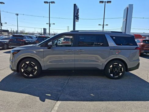 New 2026 Kia Carnival EX FWD image 5
