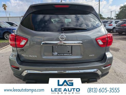 Used 2019 Nissan Pathfinder S AWD/4WD image 4