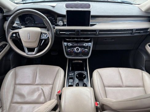 Certified 2022 Lincoln Corsair FWD w/ Premium Package image 11