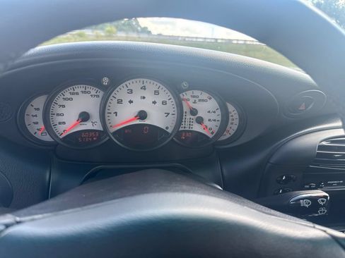 Used 2001 Porsche 911 Carrera RWD image 9