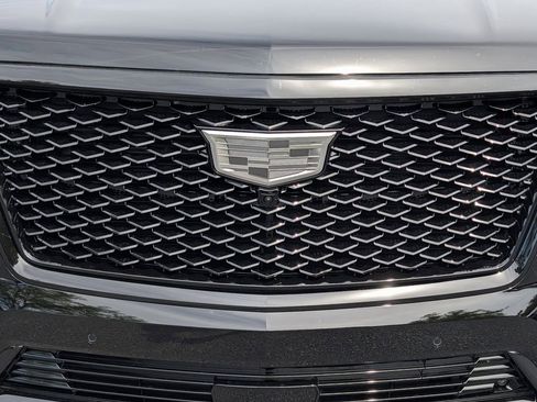 Used 2026 Cadillac Escalade ESV Platinum Sport w/ LPO, ONYX Package AWD/4WD image 9