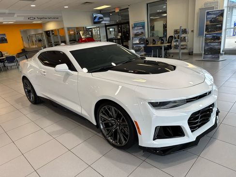 Used 2023 Chevrolet Camaro ZL1 image 2