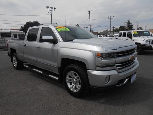 Used 2017 Chevrolet Silverado 1500 LTZ Z71 w/ LTZ Plus Package image 3