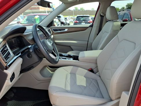 Used 2025 Volkswagen Atlas SE FWD image 24
