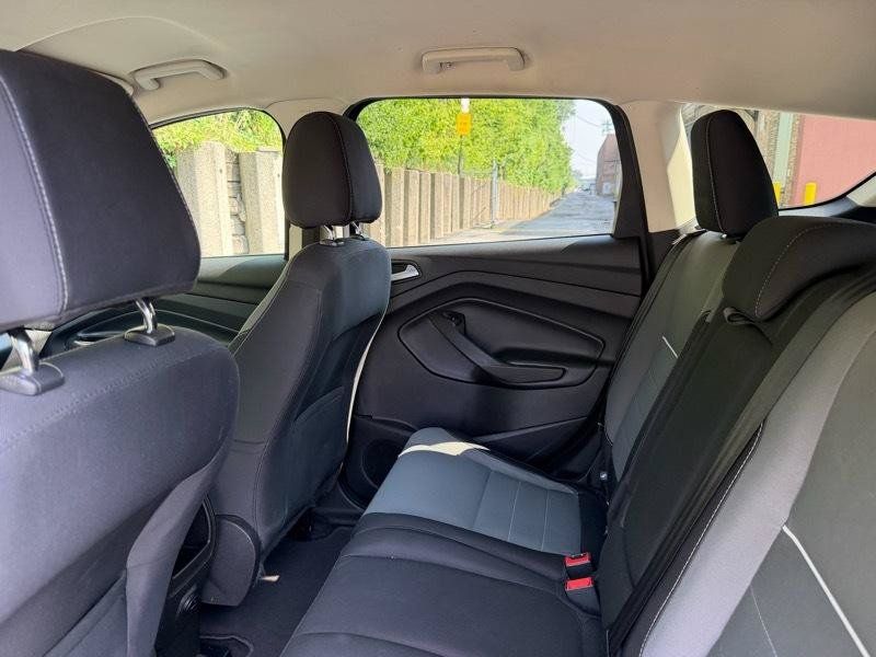 Used 2015 Ford Escape SE FWD image 21