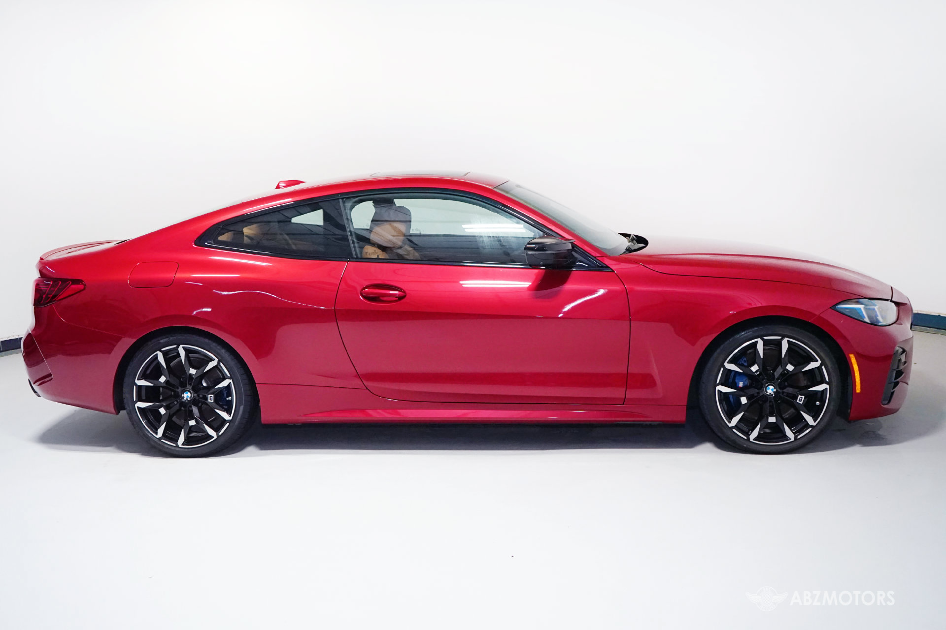 Used 2025 BMW M440i Coupe RWD image 3