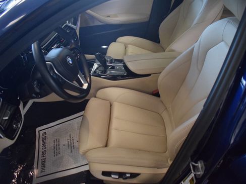 Used 2019 BMW 530i w/ Convenience Package image 56