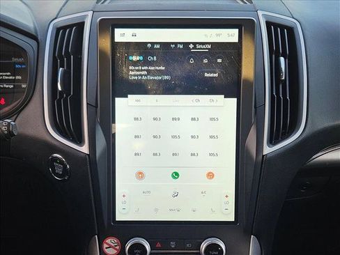 Used 2022 Ford Edge SEL image 13