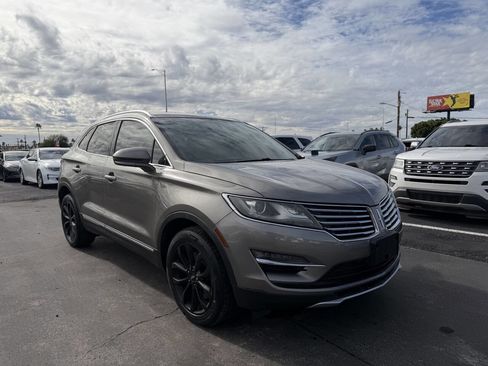 Used 2017 Lincoln MKC Select image 18