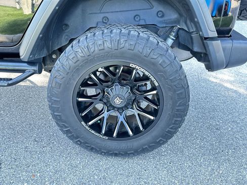 Used 2018 Jeep Wrangler Unlimited Rubicon AWD/4WD image 11