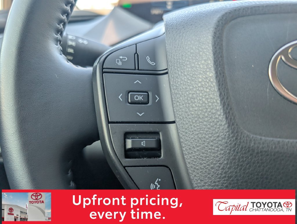Used 2025 Toyota Prius LE FWD image 18