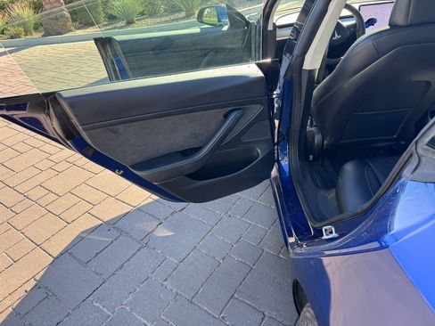 Used 2020 Tesla Model 3 Standard Range Plus image 9