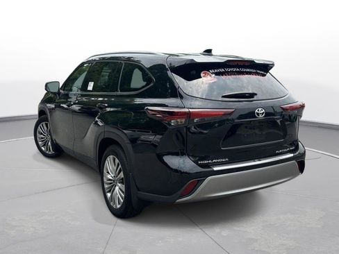 Certified 2025 Toyota Highlander Platinum AWD/4WD image 14