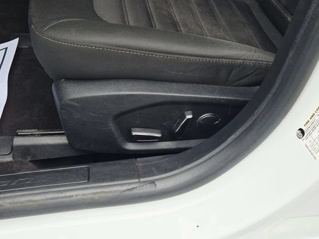 Used 2020 Ford Fusion SE FWD image 33