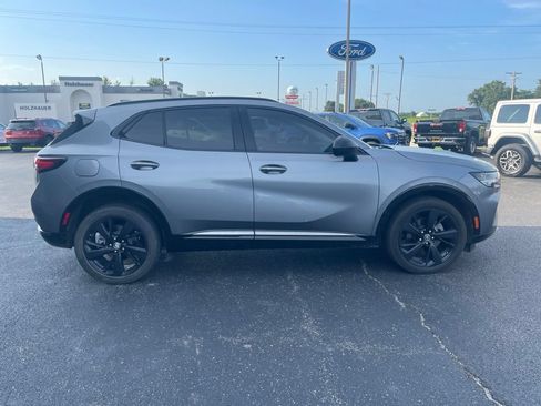 Used 2022 Buick Envision Essence w/ Sport Touring Package FWD image 3