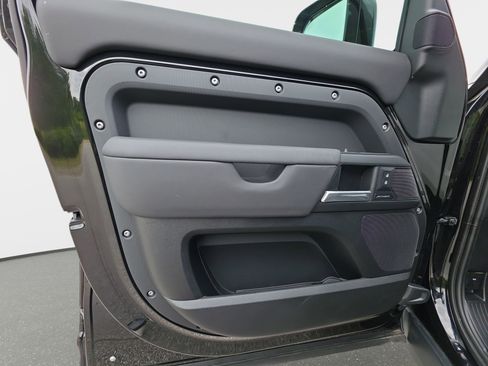 Certified 2025 Land Rover Defender 110 S AWD/4WD image 26