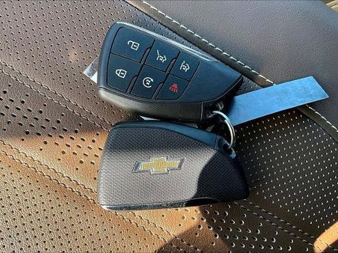 Used 2025 Chevrolet Suburban High Country image 35