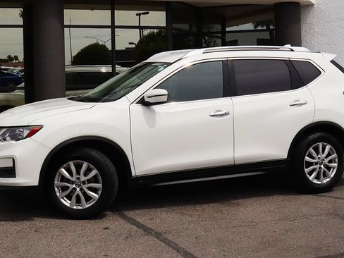 Used 2019 Nissan Rogue SV FWD image 4