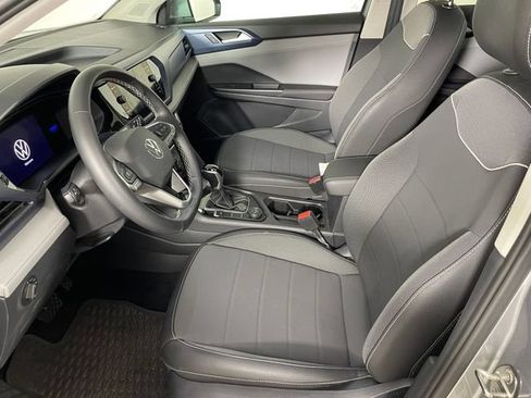 Used 2024 Volkswagen Taos SE AWD/4WD image 2
