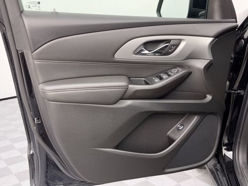 Used 2023 Chevrolet Traverse LT FWD image 14