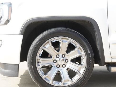 Used 2018 GMC Sierra 1500 Denali w/ Denali Ultimate Package image 5