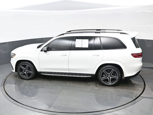 Used 2025 Mercedes-Benz GLS 450 4MATIC image 36