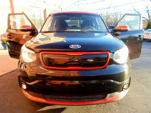 Used 2015 Kia Soul EV + FWD image 32
