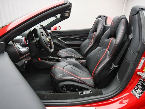 Certified 2021 Ferrari F8 Tributo image 17