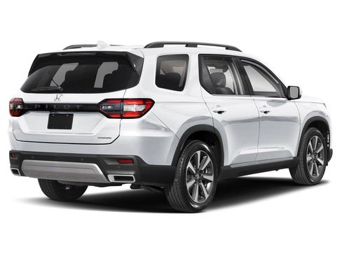 Used 2023 Honda Pilot Touring image 2