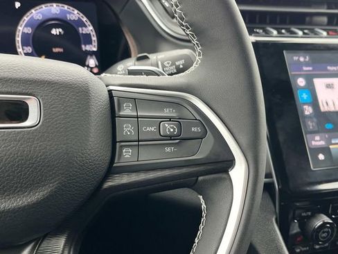 Used 2024 Jeep Grand Cherokee L Altitude image 18