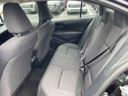Used 2025 Toyota Corolla LE FWD image 11