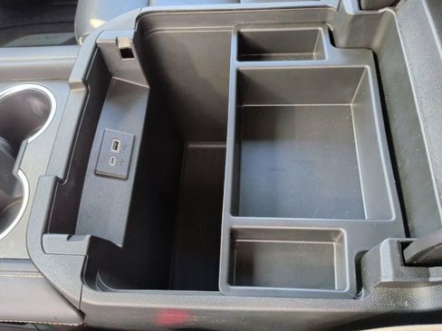 Used 2024 Chevrolet Suburban Premier image 34