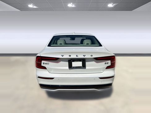 Used 2024 Volvo S60 B5 Plus w/ Climate Package FWD image 10