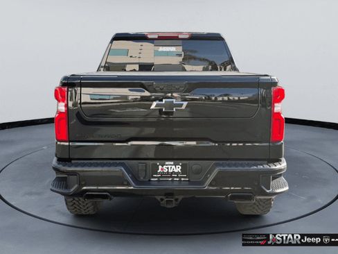 Used 2026 Chevrolet Silverado 1500 LT Trail Boss w/ LT Trail Boss Premium Package AWD/4WD image 6