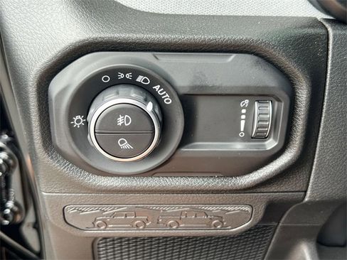 New 2025 Jeep Gladiator Sport image 29