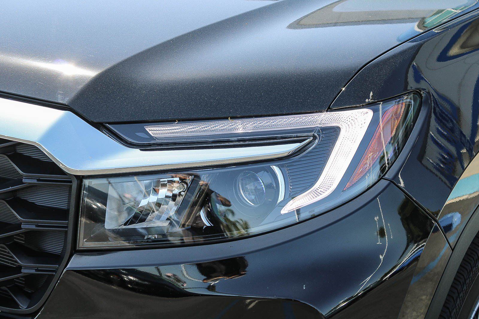 Certified 2025 Honda Passport EX-L image 5