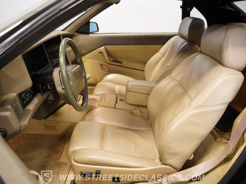 Used 1993 Cadillac Allante FWD image 39