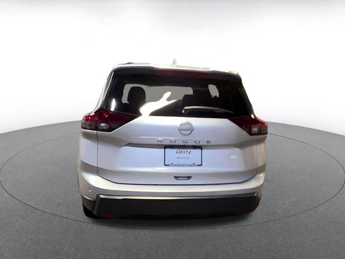 Used 2025 Nissan Rogue SV image 12
