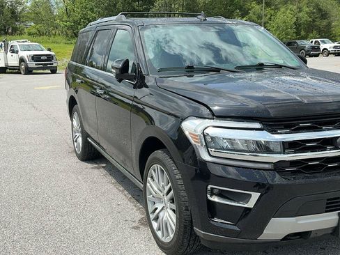 Certified 2023 Ford Expedition Limited AWD/4WD image 3