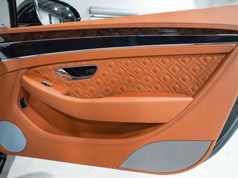 Used 2022 Bentley Continental GT image 19