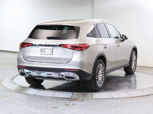 Used 2024 Mercedes-Benz GLC 300 4MATIC image 16