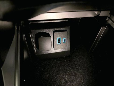 Used 2022 Ford Explorer 4WD image 32