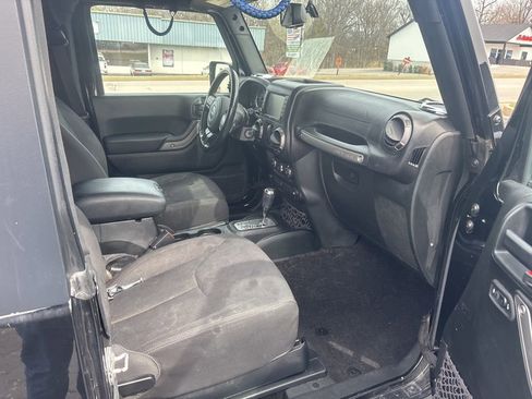 Used 2018 Jeep Wrangler Sport image 8
